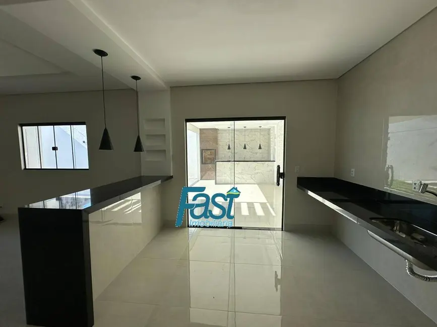 Foto 6 de Casa com 3 quartos à venda, 288m2 em Jardim Califórnia, Cuiaba - MT
