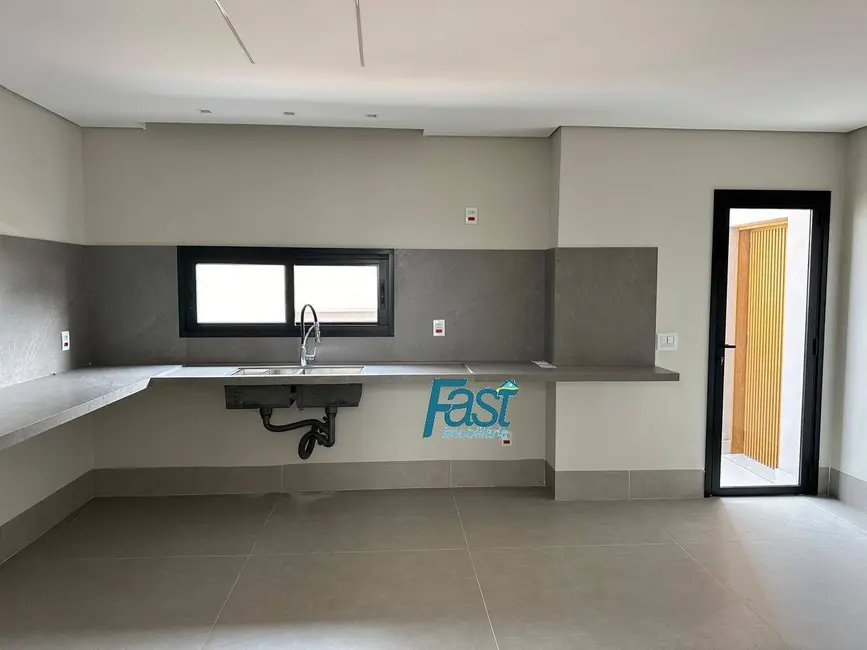 Sobrado com 4 quartos à venda, 350m2 em Cuiaba - MT - imagem 4 Foto 4 de Sobrado com 4 quartos à venda, 350m2 em Cuiaba - MT