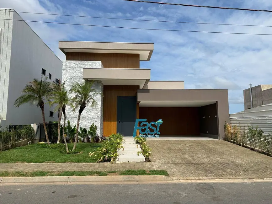Foto 1 de Sobrado com 4 quartos à venda, 350m2 em Cuiaba - MT