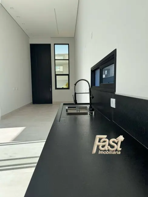 Foto 4 de Casa com 3 quartos à venda, 300m2 em Cuiaba - MT