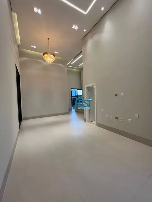 Foto 8 de Casa à venda e para alugar em Jardim Imperial, Cuiaba - MT