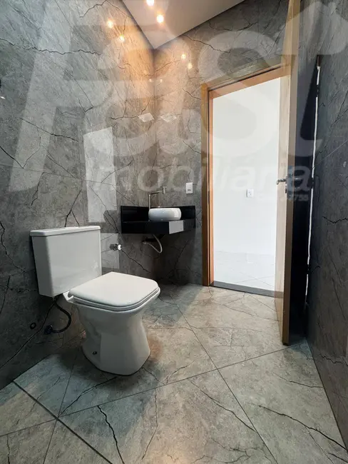 Casa com 3 quartos à venda, 180m2 em Jardim Universitário, Cuiaba - MT - imagem 8 Foto 8 de Casa com 3 quartos à venda, 180m2 em Jardim Universitário, Cuiaba - MT