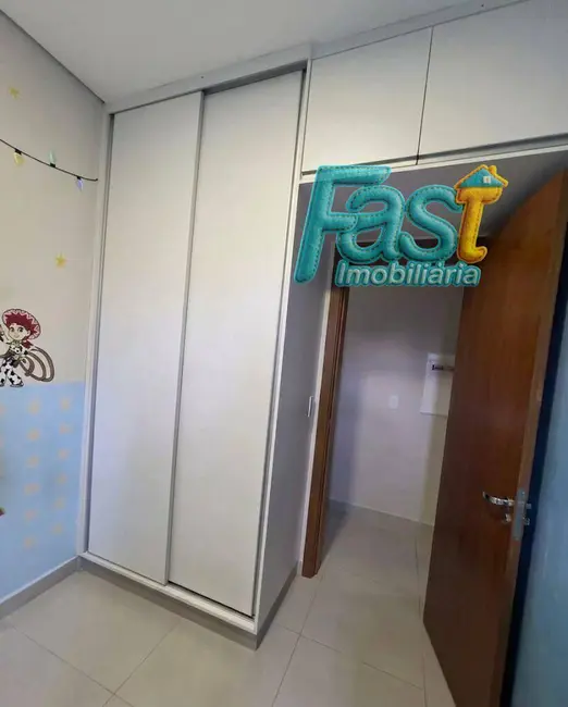 Foto 3 de Apartamento com 3 quartos à venda, 90m2 em Jardim das Palmeiras, Cuiaba - MT