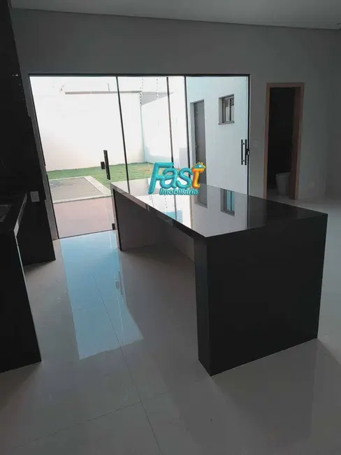 Casa com 3 quartos à venda, 291m2 em Santa Cruz, Cuiaba - MT - imagem 2 Foto 2 de Casa com 3 quartos à venda, 291m2 em Santa Cruz, Cuiaba - MT
