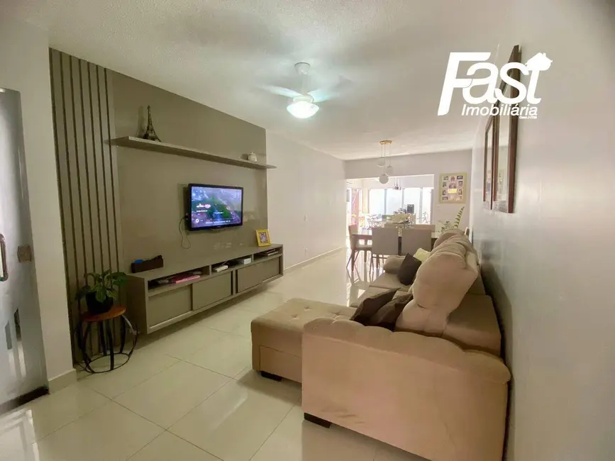 Foto 2 de Casa de Condomínio com 3 quartos à venda, 200m2 em Jardim Imperial, Cuiaba - MT