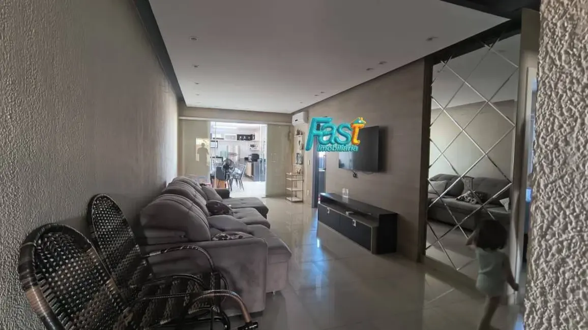 Foto 2 de Casa de Condomínio com 4 quartos à venda, 150m2 em Jardim Imperial, Cuiaba - MT