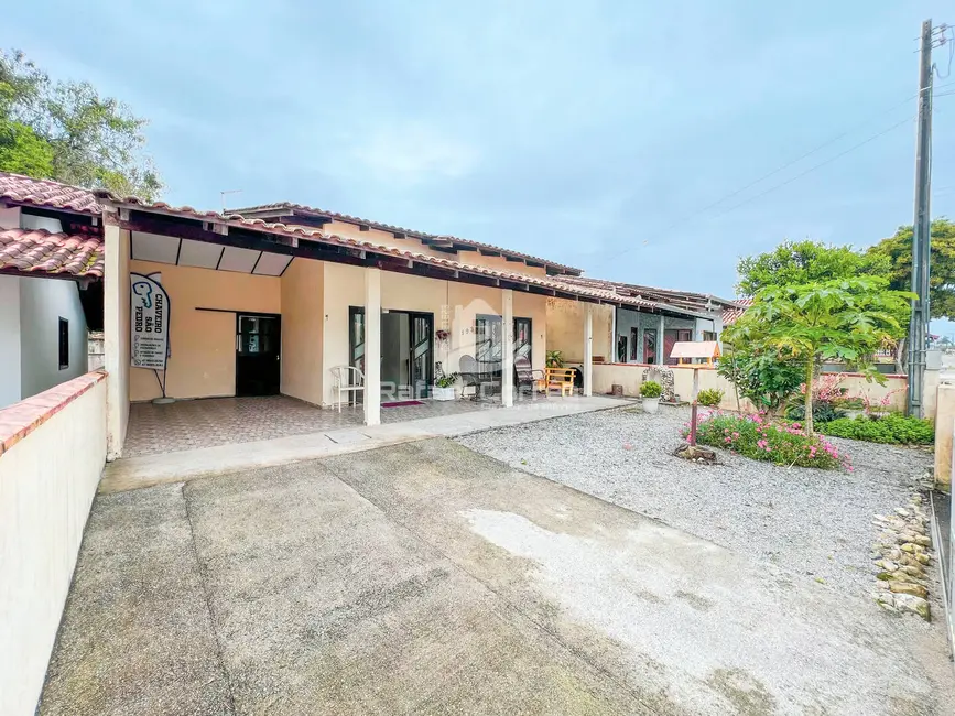 Foto 1 de Casa com 3 quartos à venda, 285m2 em Balneario Barra Do Sul - SC