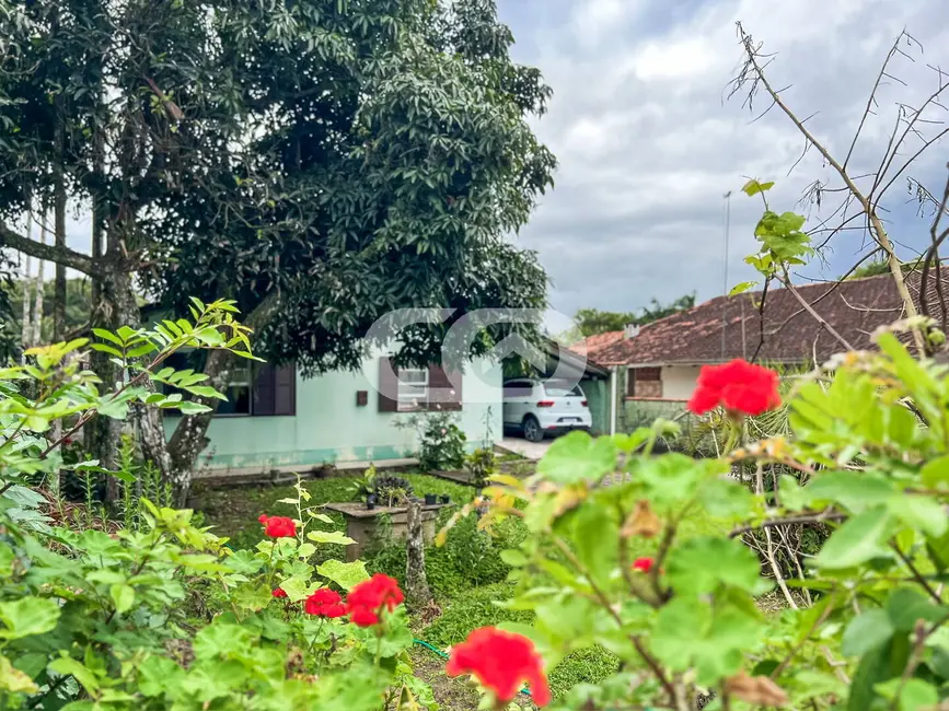 Foto 3 de Casa com 4 quartos à venda, 390m2 em Balneario Barra Do Sul - SC