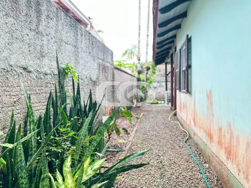Foto 8 de Casa com 4 quartos à venda, 390m2 em Balneario Barra Do Sul - SC