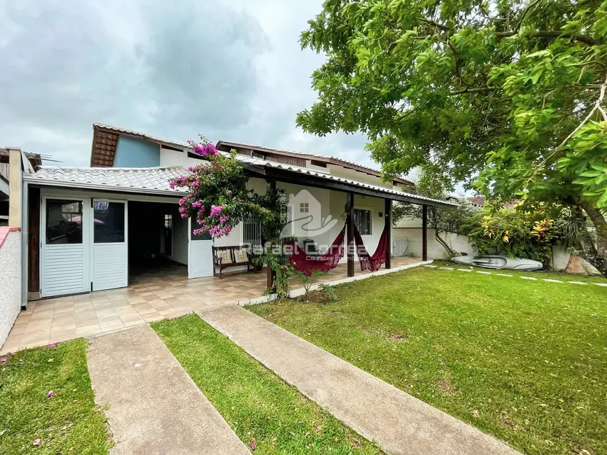 Foto 2 de Casa com 3 quartos à venda, 403m2 em Balneario Barra Do Sul - SC
