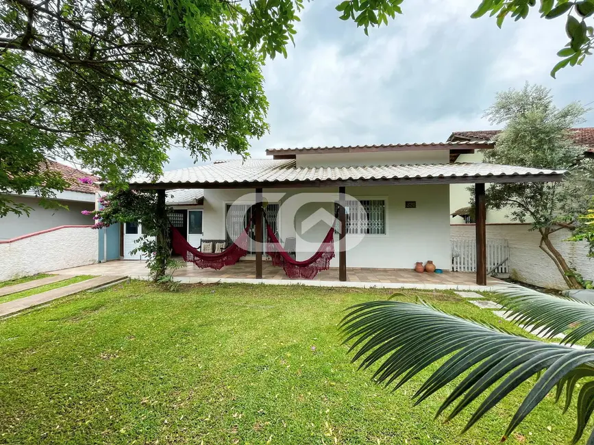 Foto 3 de Casa com 3 quartos à venda, 403m2 em Balneario Barra Do Sul - SC
