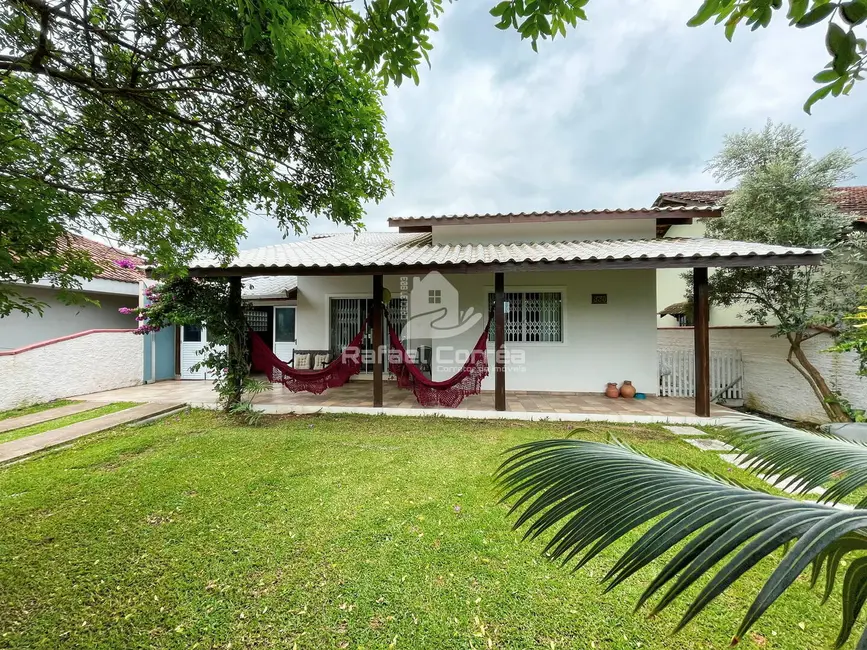 Foto 3 de Casa com 3 quartos à venda, 403m2 em Balneario Barra Do Sul - SC