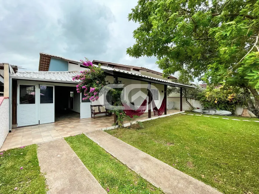 Foto 2 de Casa com 3 quartos à venda, 403m2 em Balneario Barra Do Sul - SC
