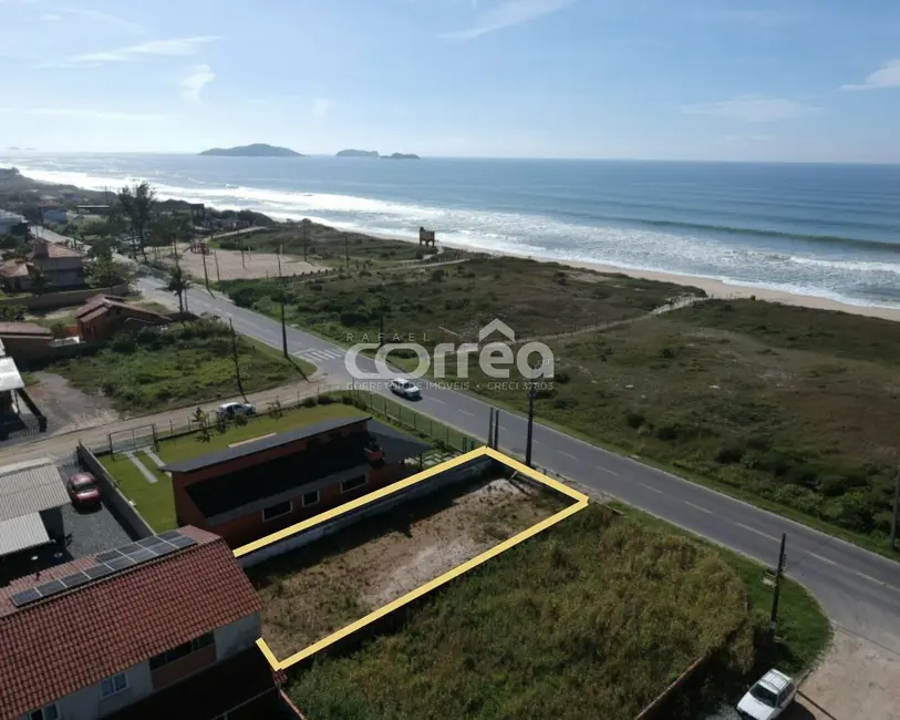 Foto 1 de Terreno / Lote à venda, 308m2 em Balneario Barra Do Sul - SC