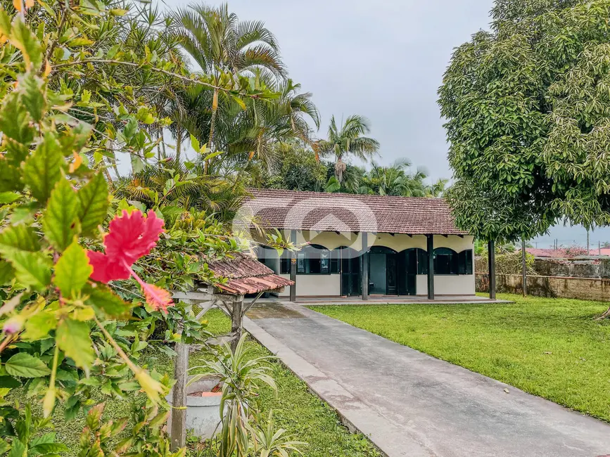 Foto 2 de Casa com 3 quartos à venda, 660m2 em Balneario Barra Do Sul - SC