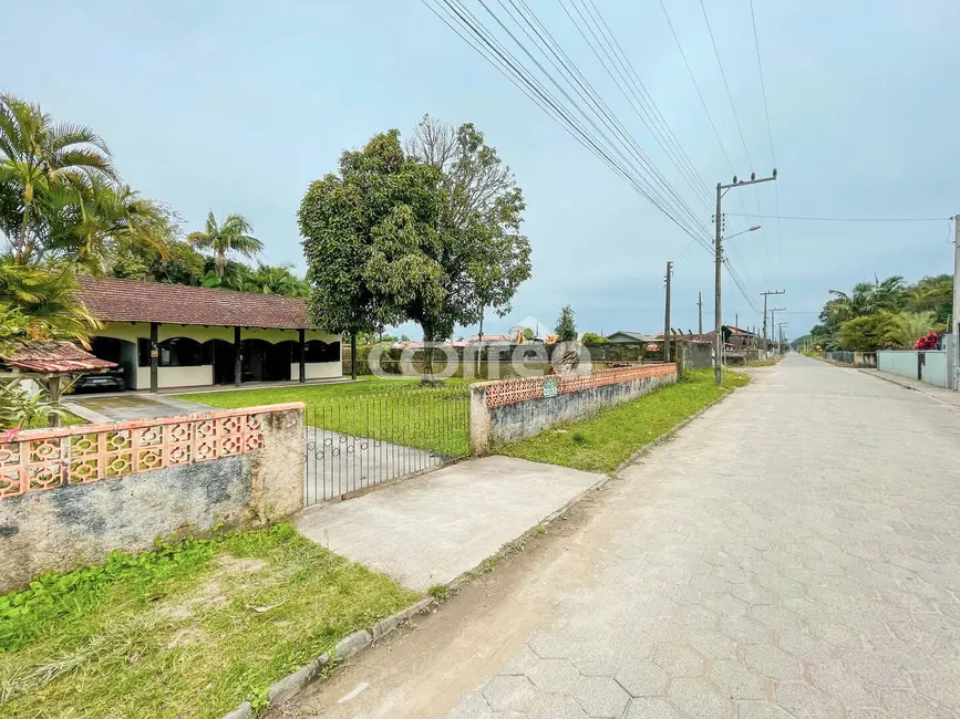 Foto 3 de Casa com 3 quartos à venda, 660m2 em Balneario Barra Do Sul - SC