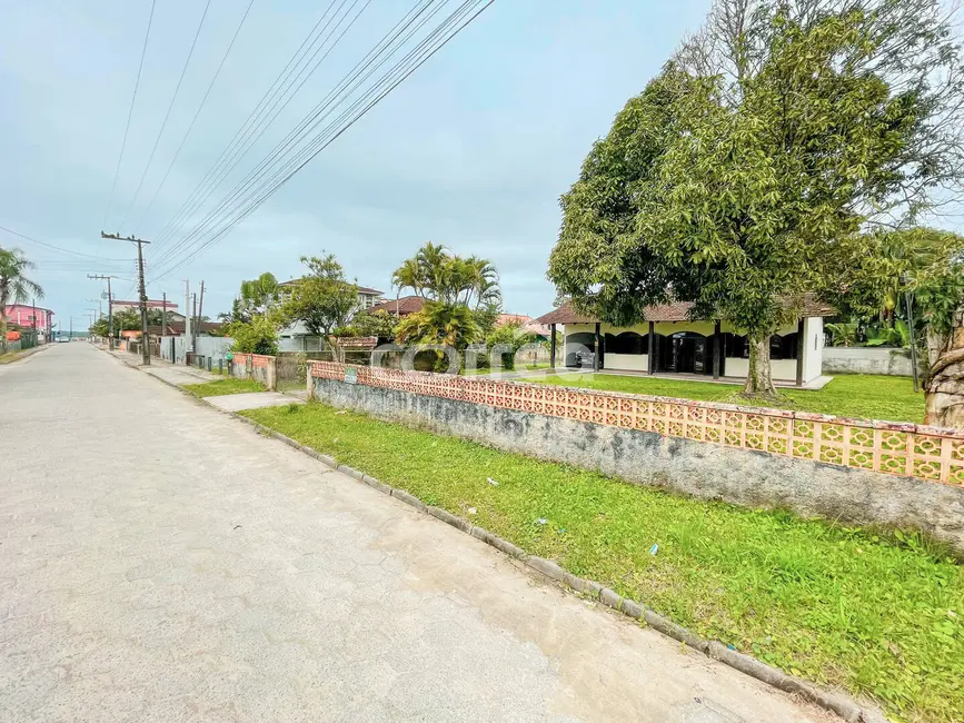 Foto 4 de Casa com 3 quartos à venda, 660m2 em Balneario Barra Do Sul - SC