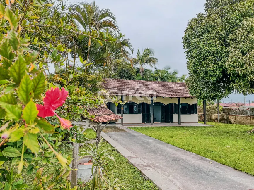 Foto 2 de Casa com 3 quartos à venda, 660m2 em Balneario Barra Do Sul - SC