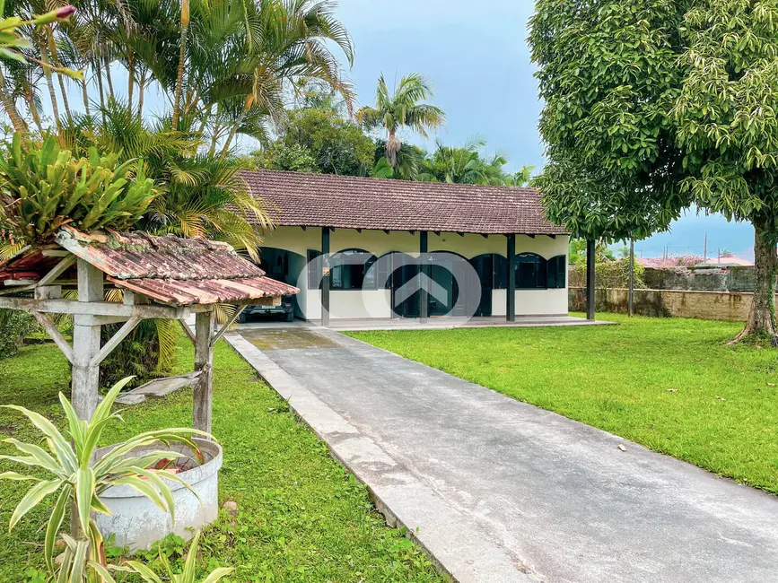 Foto 1 de Casa com 3 quartos à venda, 660m2 em Balneario Barra Do Sul - SC