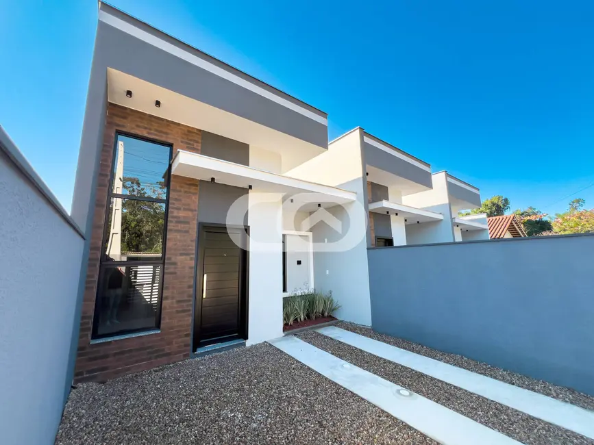 Foto 1 de Casa com 2 quartos à venda, 116m2 em Balneario Barra Do Sul - SC