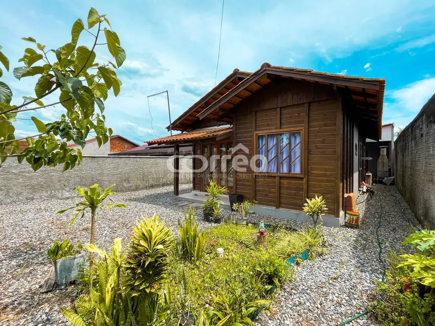 Foto 2 de Casa com 3 quartos à venda, 308m2 em Centro, Balneario Barra Do Sul - SC