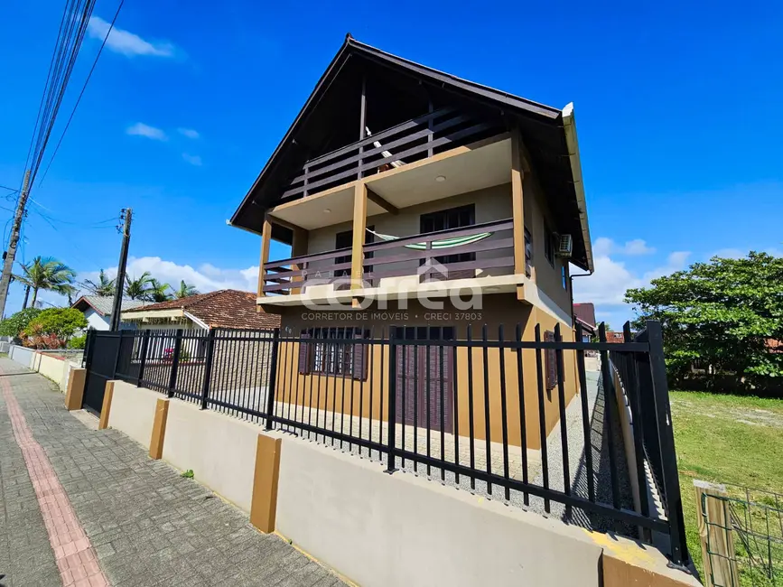Foto 2 de Sobrado com 4 quartos à venda, 480m2 em Balneario Barra Do Sul - SC