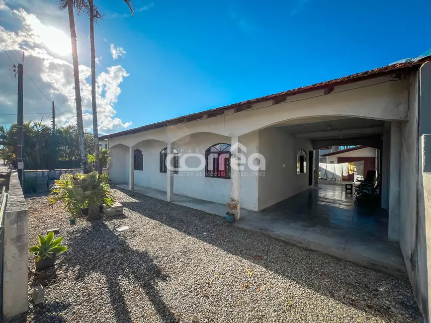 Foto 1 de Casa com 3 quartos à venda, 325m2 em Balneario Barra Do Sul - SC