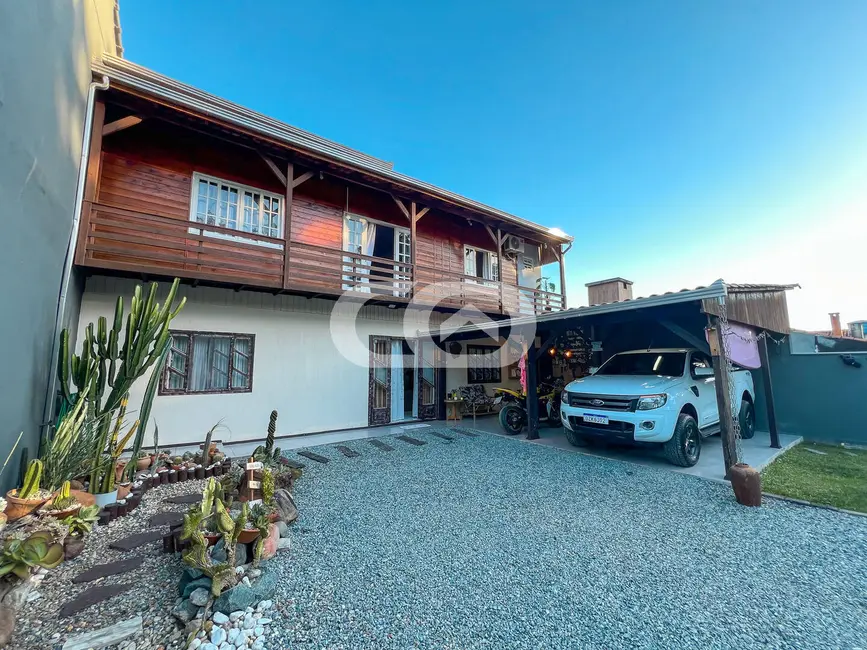 Foto 6 de Sobrado com 3 quartos à venda, 228m2 em Balneario Barra Do Sul - SC