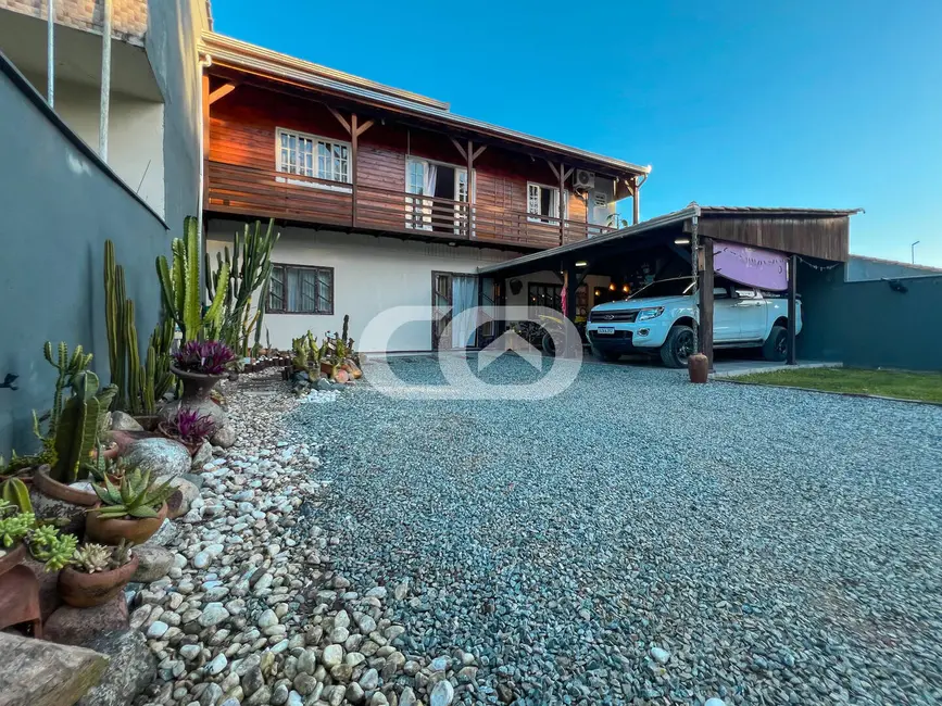 Foto 5 de Sobrado com 3 quartos à venda, 228m2 em Balneario Barra Do Sul - SC