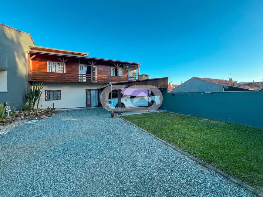 Foto 3 de Sobrado com 3 quartos à venda, 228m2 em Balneario Barra Do Sul - SC