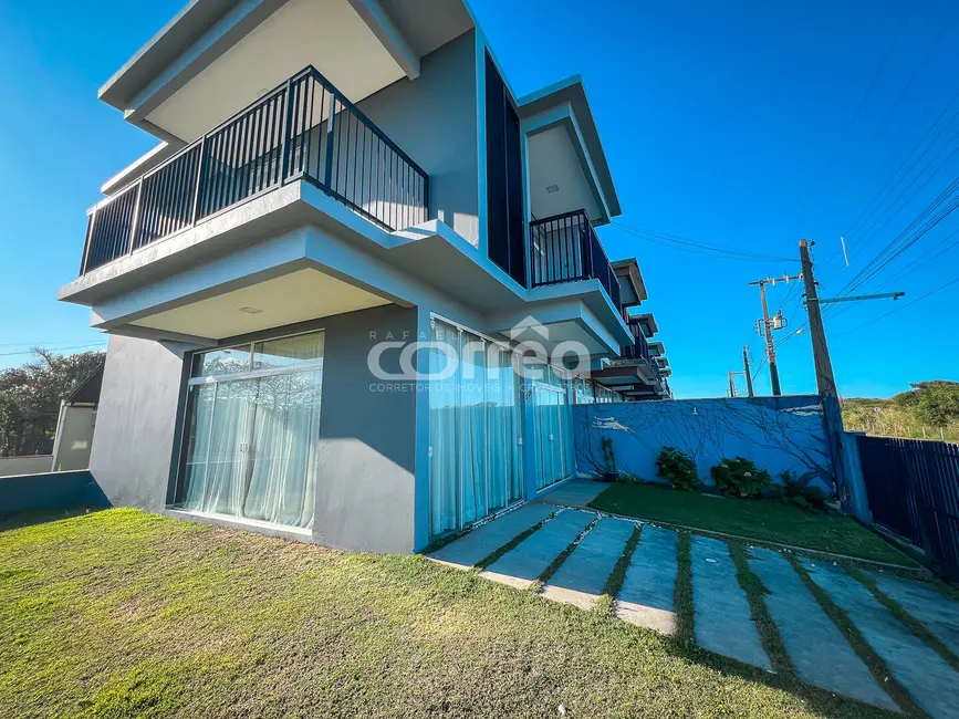 Sobrado com 3 quartos à venda em Balneario Barra Do Sul - SC - imagem 3 Foto 3 de Sobrado com 3 quartos à venda em Balneario Barra Do Sul - SC