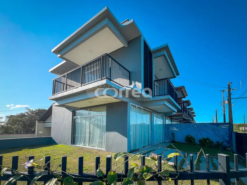 Sobrado com 3 quartos à venda em Balneario Barra Do Sul - SC - imagem 2 Foto 2 de Sobrado com 3 quartos à venda em Balneario Barra Do Sul - SC