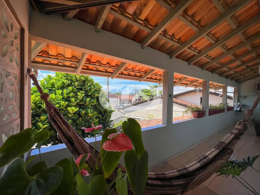 Foto 7 de Sobrado com 3 quartos à venda, 262m2 em Centro, Balneario Barra Do Sul - SC