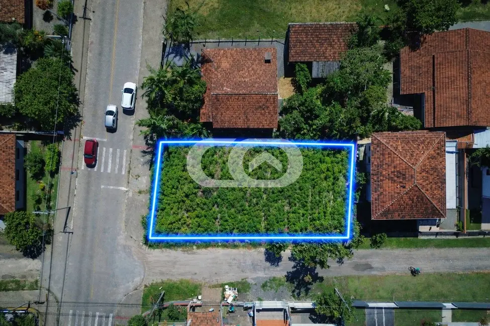 Foto 3 de Terreno / Lote à venda, 450m2 em Balneario Barra Do Sul - SC