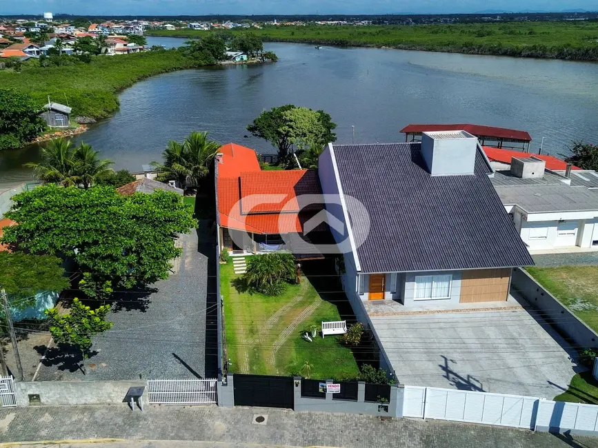 Foto 1 de Casa com 3 quartos à venda, 430m2 em Centro, Balneario Barra Do Sul - SC