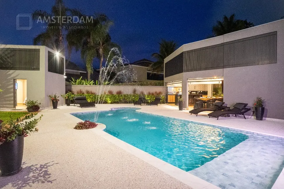 Casa de Condomínio com 6 quartos à venda, 770m2 em Bertioga - SP - imagem 1 Foto 1 de Casa de Condomínio com 6 quartos à venda, 770m2 em Bertioga - SP