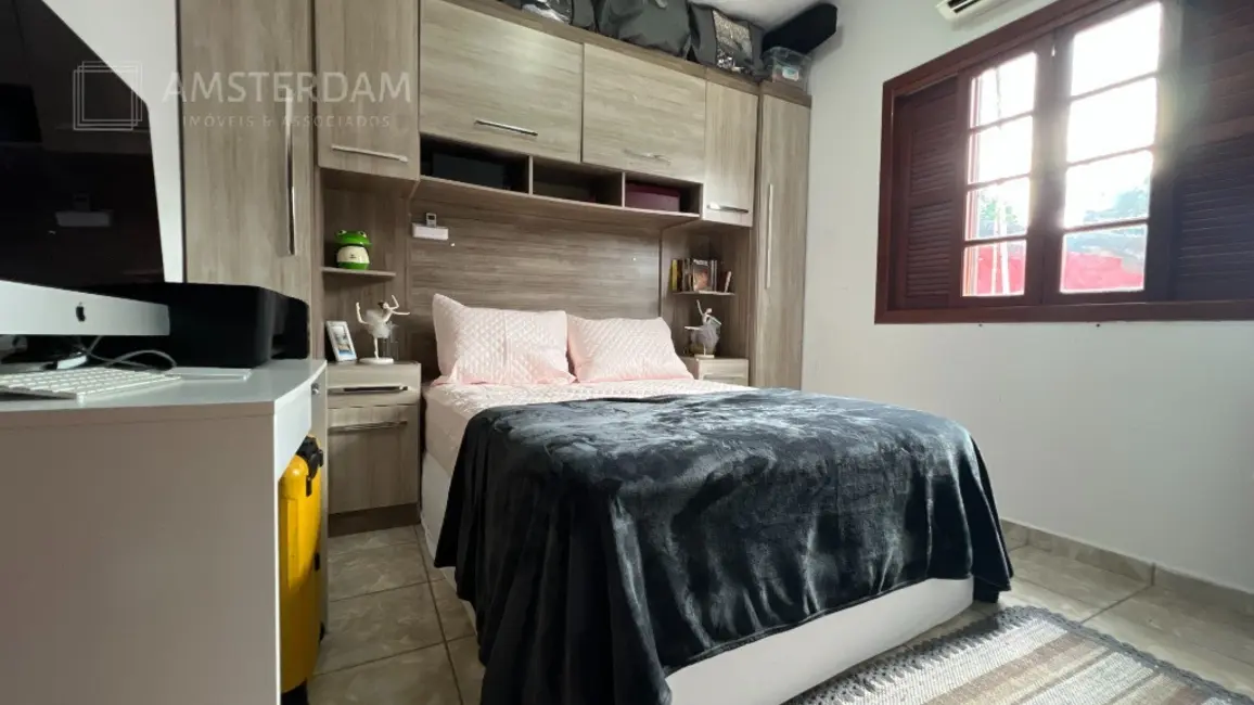 Foto 2 de Casa de Condomínio com 2 quartos à venda, 90m2 em Bertioga - SP