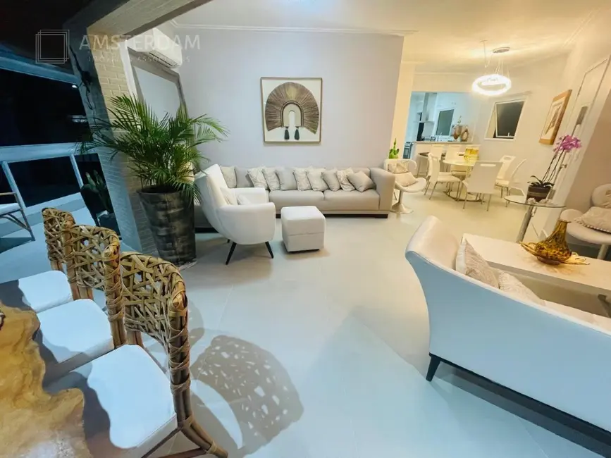 Foto 3 de Apartamento com 4 quartos à venda, 161m2 em Bertioga - SP