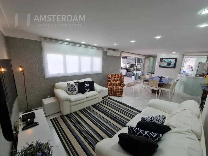 Foto 2 de Apartamento com 4 quartos à venda, 214m2 em Bertioga - SP