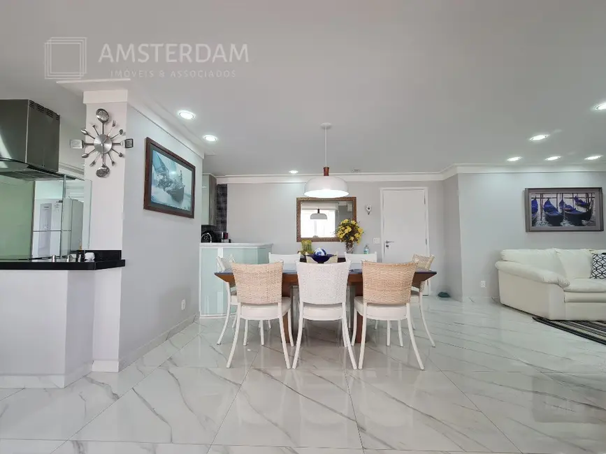 Foto 6 de Apartamento com 5 quartos à venda, 215m2 em Bertioga - SP