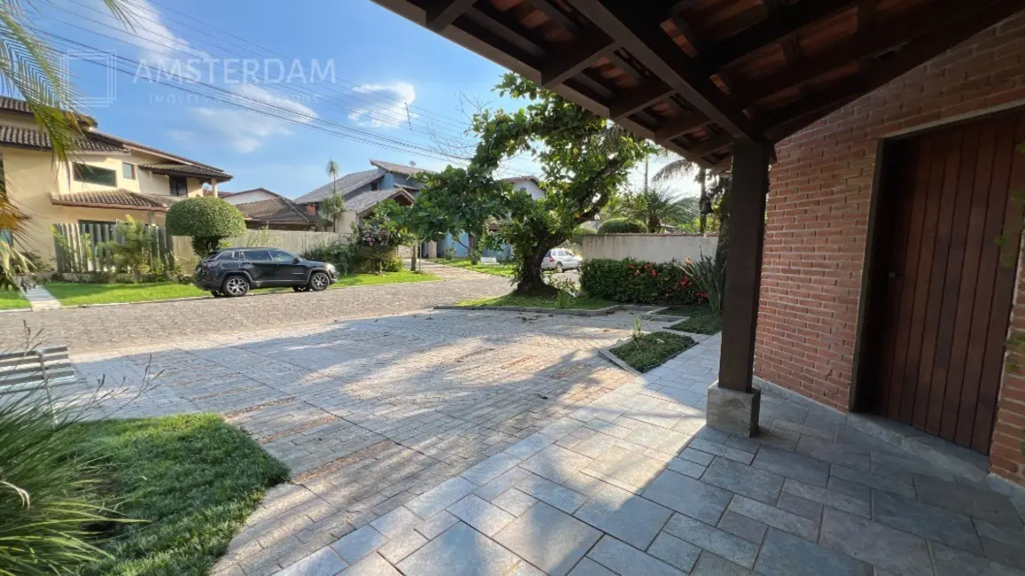 Casa de Condomínio com 5 quartos à venda, 298m2 em Bertioga - SP - imagem 4 Foto 4 de Casa de Condomínio com 5 quartos à venda, 298m2 em Bertioga - SP