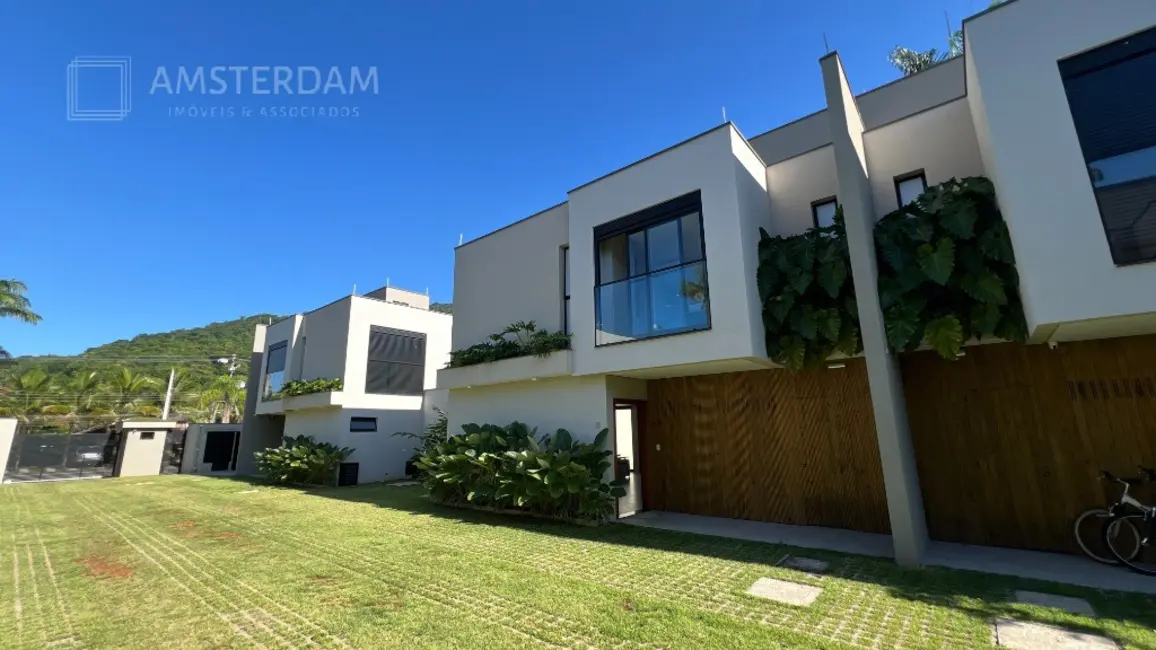 Foto 1 de Casa de Condomínio com 4 quartos à venda, 220m2 em Sao Sebastiao - SP