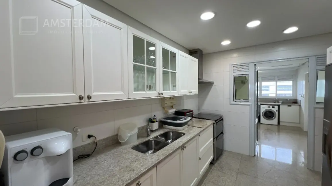 Foto 5 de Apartamento com 4 quartos à venda, 289m2 em Bertioga - SP