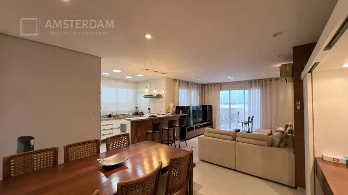 Foto 2 de Apartamento com 4 quartos à venda, 250m2 em Bertioga - SP