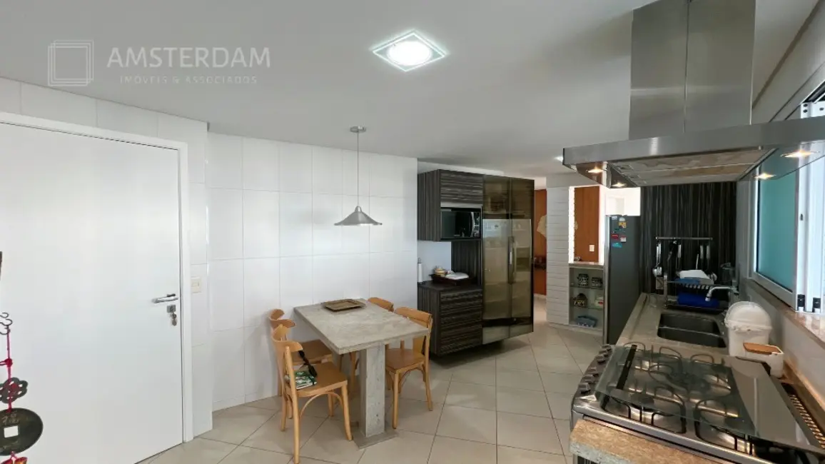 Foto 3 de Apartamento com 4 quartos à venda, 255m2 em Bertioga - SP