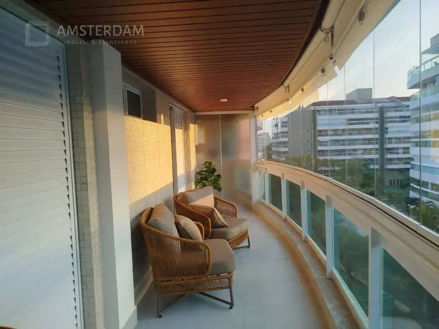 Foto 1 de Apartamento com 4 quartos à venda, 122m2 em Bertioga - SP