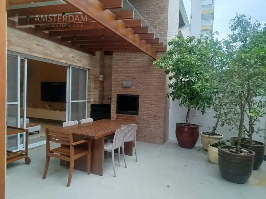 Foto 1 de Apartamento com 5 quartos à venda, 207m2 em Bertioga - SP