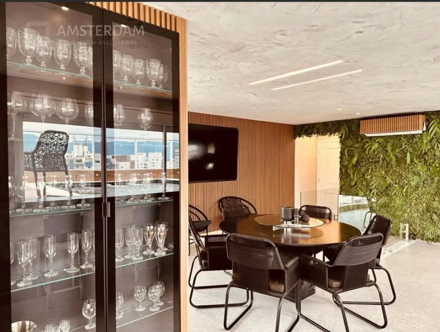 Foto 9 de Apartamento com 4 quartos à venda, 214m2 em Bertioga - SP