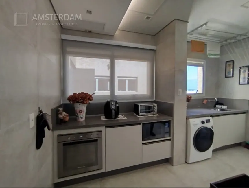 Foto 9 de Apartamento com 4 quartos à venda, 209m2 em Bertioga - SP