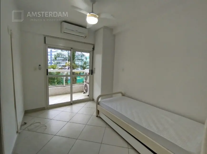 Foto 5 de Apartamento com 4 quartos à venda, 126m2 em Bertioga - SP